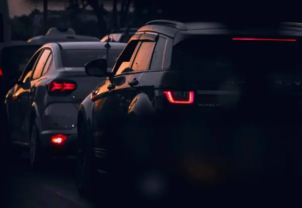 Автомобиль отклоняется в сторону? Давайте разберемся
