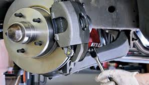 Signs of Brake Pad and Disc Wear: When to Visit a Service Center